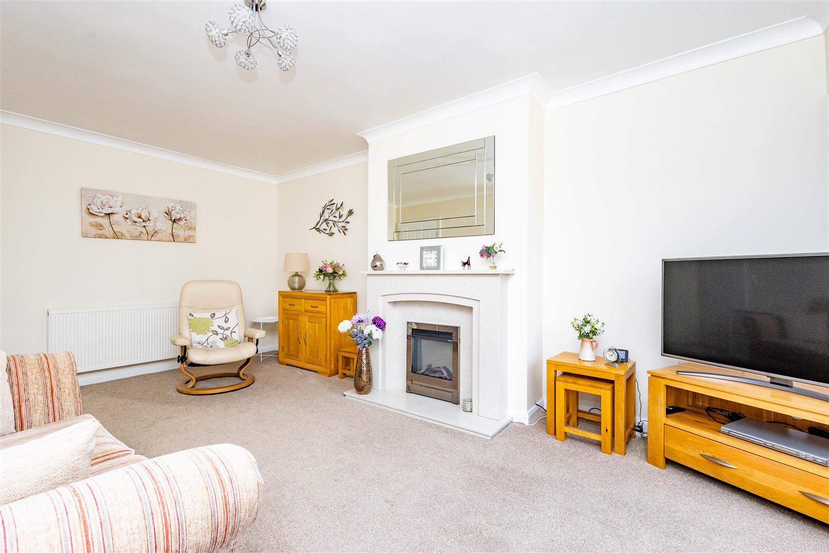 2 bed property in Poplar Close, Preston